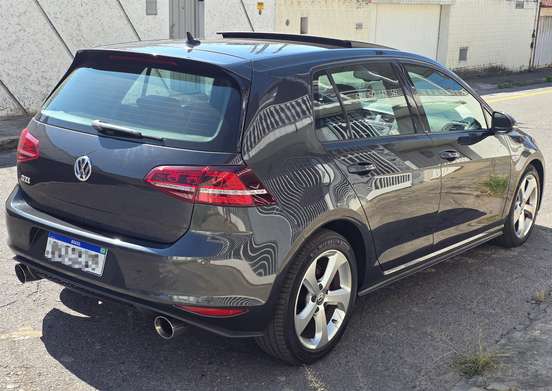 VOLKSWAGEN-GOLF-2015
