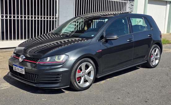 VOLKSWAGEN-GOLF-2015