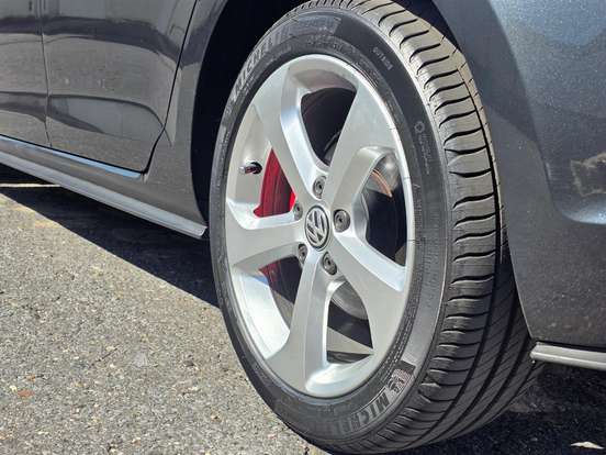 VOLKSWAGEN-GOLF-2.0 TSI GTI 16V TURBO GASOLINA 4P AUTOMÁTICO VOLKSWAGEN-GOLF-2015