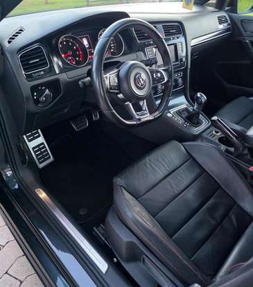 VOLKSWAGEN-GOLF-2015