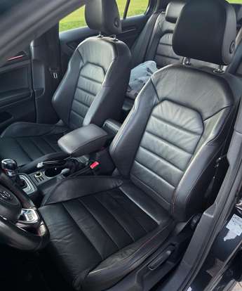 VOLKSWAGEN-GOLF-2015