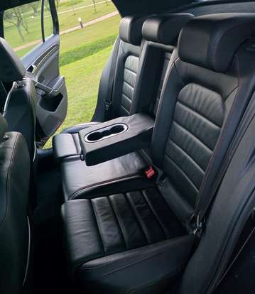 VOLKSWAGEN-GOLF-2015