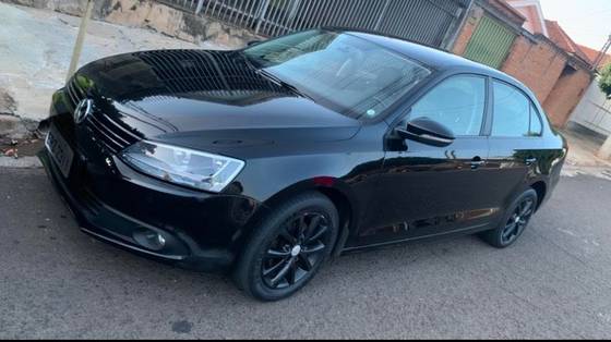 VOLKSWAGEN JETTA 2.0 COMFORTLINE FLEX 4P MANUAL