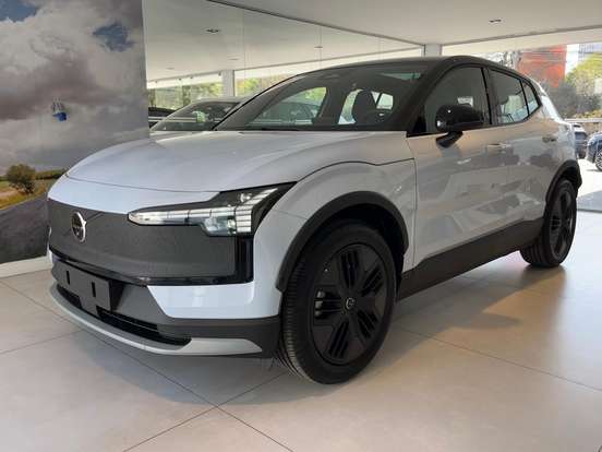 VOLVO-EX30-2026
