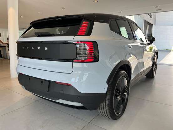 VOLVO-EX30-2026