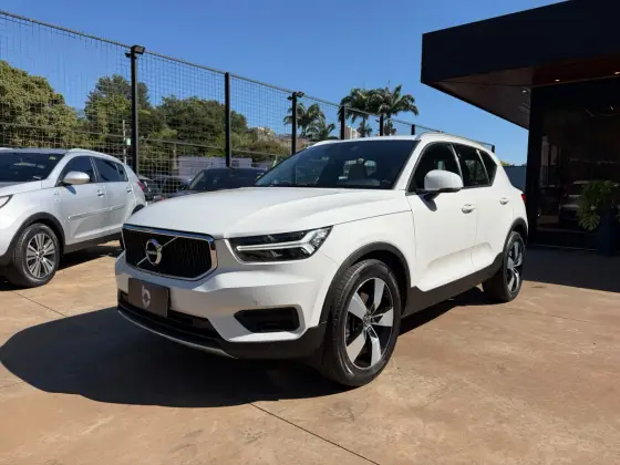 VOLVO XC40 2.0 T4 GASOLINA MOMENTUM GEARTRONIC VOLVO XC40 2.0 T4 GASOLINA MOMENTUM GEARTRONIC