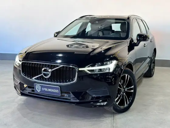 VOLVO XC60 2.0 T8 HYBRID MOMENTUM AWD GEARTRONIC