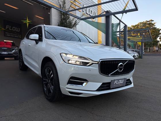 VOLVO XC60 2.0 T8 HYBRID MOMENTUM AWD GEARTRONIC