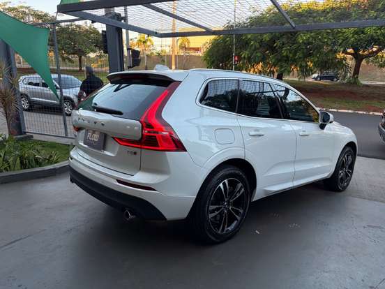 VOLVO-XC60-2.0 T8 HYBRID MOMENTUM AWD GEARTRONIC VOLVO-XC60-2020