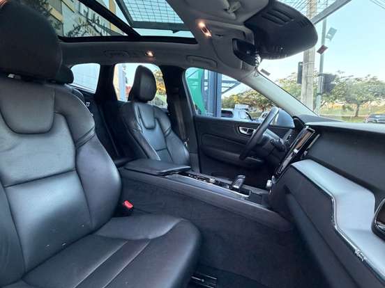 VOLVO-XC60-2.0 T8 HYBRID MOMENTUM AWD GEARTRONIC VOLVO-XC60-2020