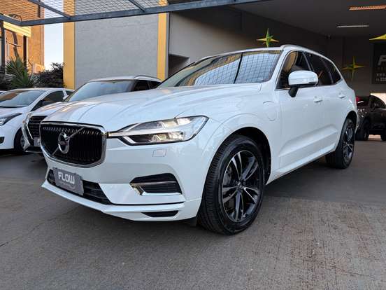 VOLVO-XC60-2020