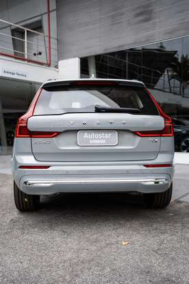 VOLVO-XC60-2025