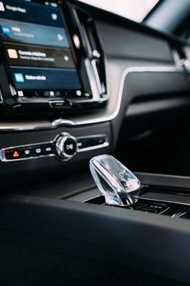 VOLVO-XC60-2024