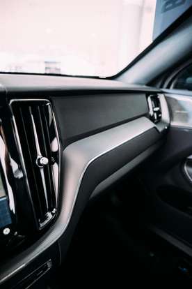 VOLVO-XC60-2024