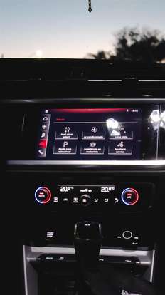 AUDI-Q3-2020