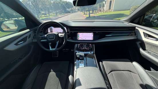 AUDI-Q8-2021