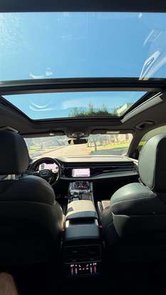 AUDI-Q8-2021