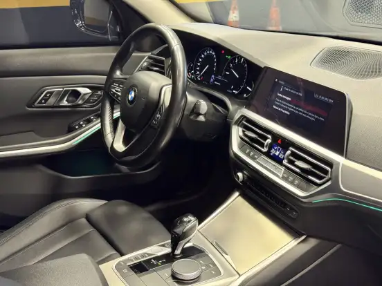 BMW-320i-2.0 16V TURBO GASOLINA SPORT AUTOMÁTICO BMW-320i-2019