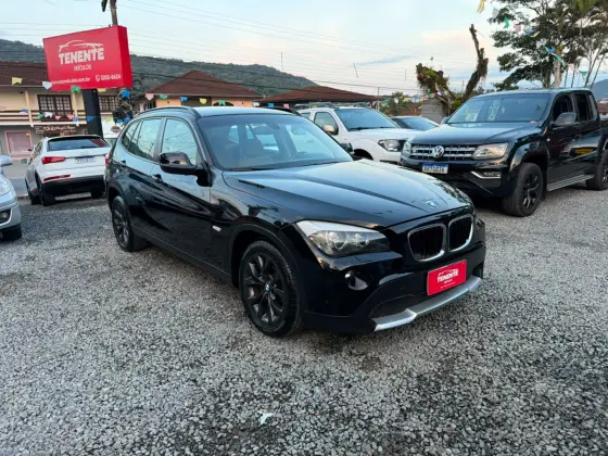 BMW X1 2.0 18I S-DRIVE 4X2 16V GASOLINA 4P AUTOMÁTICO BMW X1 2.0 18I S-DRIVE 4X2 16V GASOLINA 4P AUTOMÁTICO