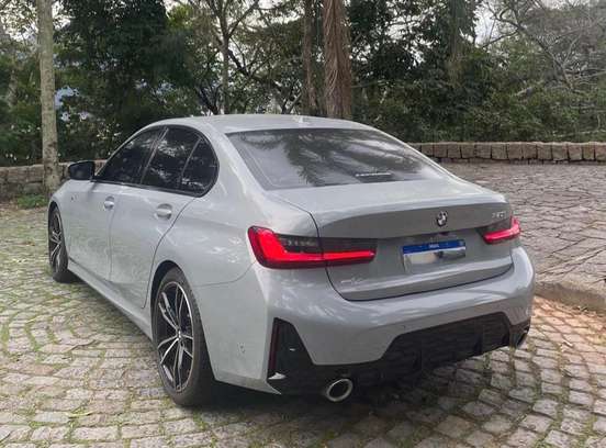 BMW-320i-2024