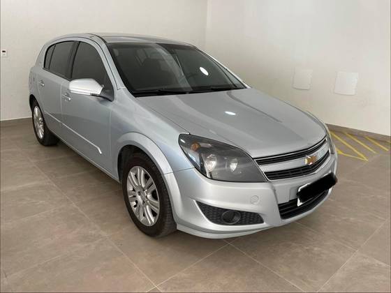 CHEVROLET VECTRA 2.0 MPFI GT HATCH 8V FLEX 4P MANUAL