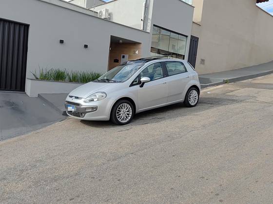 FIAT PUNTO 1.6 ESSENCE 16V FLEX 4P MANUAL