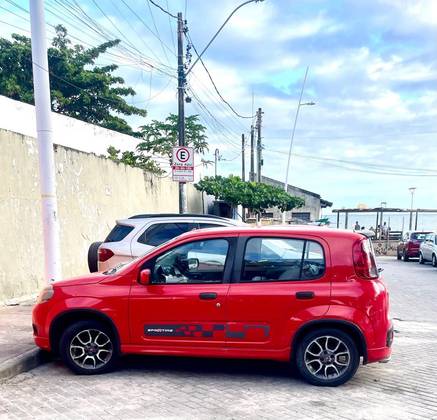 FIAT UNO 1.4 SPORTING 8V FLEX 4P MANUAL