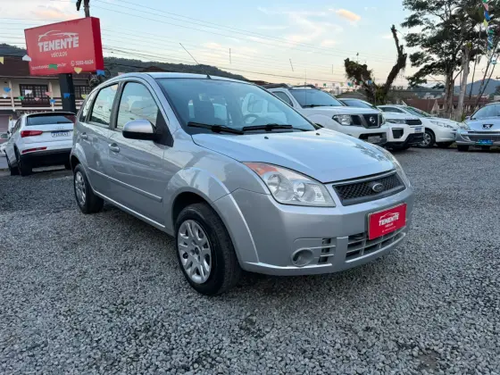 FORD FIESTA 1.6 MPI CLASS HATCH 8V FLEX 4P MANUAL FORD FIESTA 1.6 MPI CLASS HATCH 8V FLEX 4P MANUAL