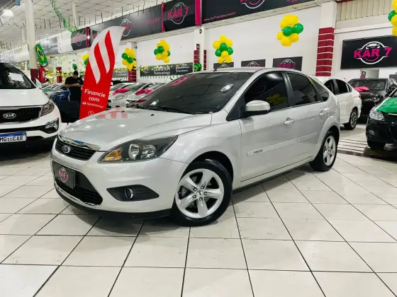 FORD FOCUS 2.0 GLX 16V FLEX 4P AUTOMÁTICO FORD FOCUS 2.0 GLX 16V FLEX 4P AUTOMÁTICO