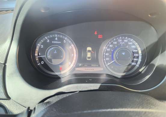 HYUNDAI-AZERA-2011