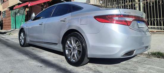HYUNDAI-AZERA-2011