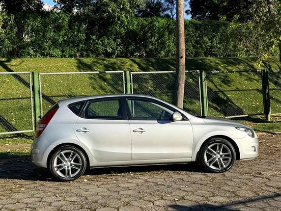 HYUNDAI-I30-2.0 MPFI GLS 16V GASOLINA 4P MANUAL HYUNDAI-I30-2011