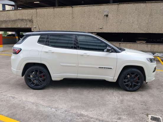 JEEP-COMPASS-2.0 HURRICANE 4 TURBO GASOLINA BLACKHAWK AT9 JEEP-COMPASS-2024