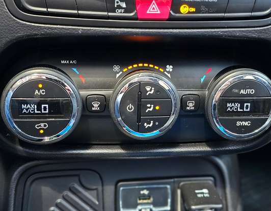 JEEP-RENEGADE-2016