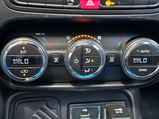 JEEP-RENEGADE-1.8 16V FLEX LONGITUDE 4P AUTOMÁTICO JEEP-RENEGADE-2016