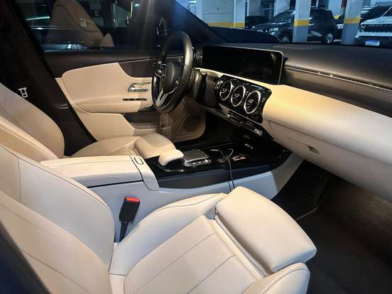MERCEDES-BENZ-A 250-2020