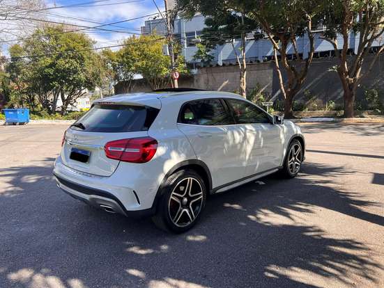 MERCEDES-BENZ-GLA 250-2016
