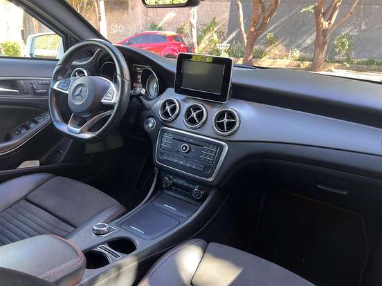 MERCEDES-BENZ-GLA 250-2016