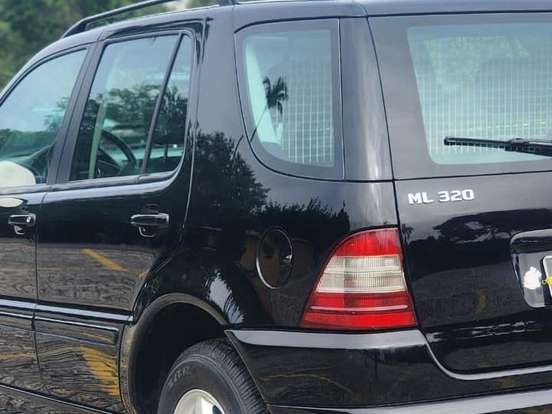 MERCEDES-BENZ-ML 320-3.2 4X4 V6 18V GASOLINA 4P AUTOMÁTICO MERCEDES-BENZ-ML 320-2000