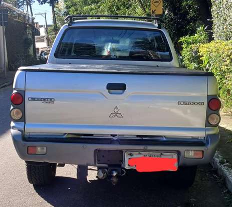 MITSUBISHI-L200-2009