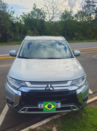 MITSUBISHI OUTLANDER 2.0 MIVEC GASOLINA HPE AUTOMÁTICO