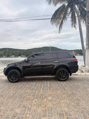 MITSUBISHI PAJERO DAKAR 3.2 HPE 4X4 7 LUGARES 16V TURBO INTERCOOLER DIESEL 4P AUTOMÁTICO