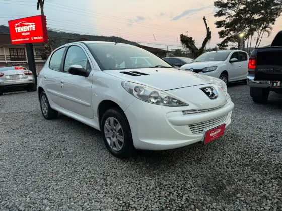 PEUGEOT 207 1.4 ACTIVE 8V FLEX 4P MANUAL PEUGEOT 207 1.4 ACTIVE 8V FLEX 4P MANUAL