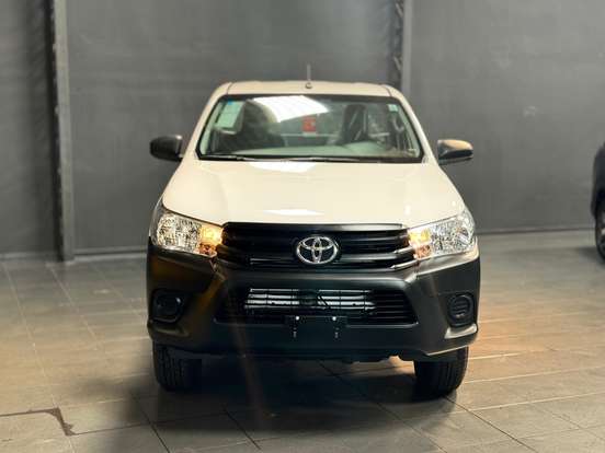 TOYOTA-HILUX-2.8 D-4D TURBO DIESEL CS 4X4 MANUAL TOYOTA-HILUX-2026