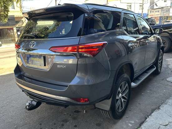 TOYOTA-HILUX SW4-2019