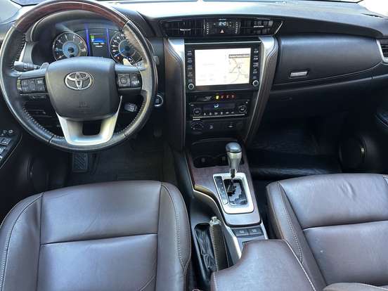 TOYOTA-HILUX SW4-2019
