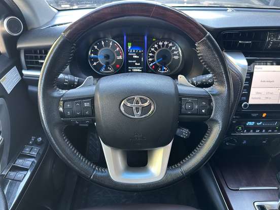 TOYOTA-HILUX SW4-2019