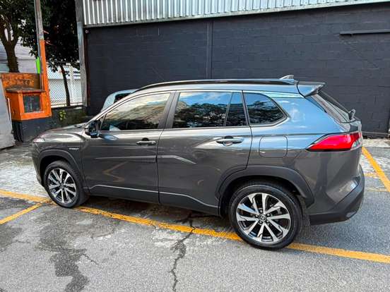 TOYOTA-COROLLA CROSS-2024