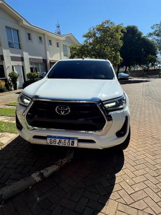TOYOTA HILUX 2.8 D-4D TURBO DIESEL CD SRX 4X4 AUTOMÁTICO