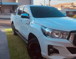 TOYOTA HILUX 2.8 SR 4X4 CD 16V DIESEL 4P AUTOMÁTICO TOYOTA HILUX 2.8 SR 4X4 CD 16V DIESEL 4P AUTOMÁTICO
